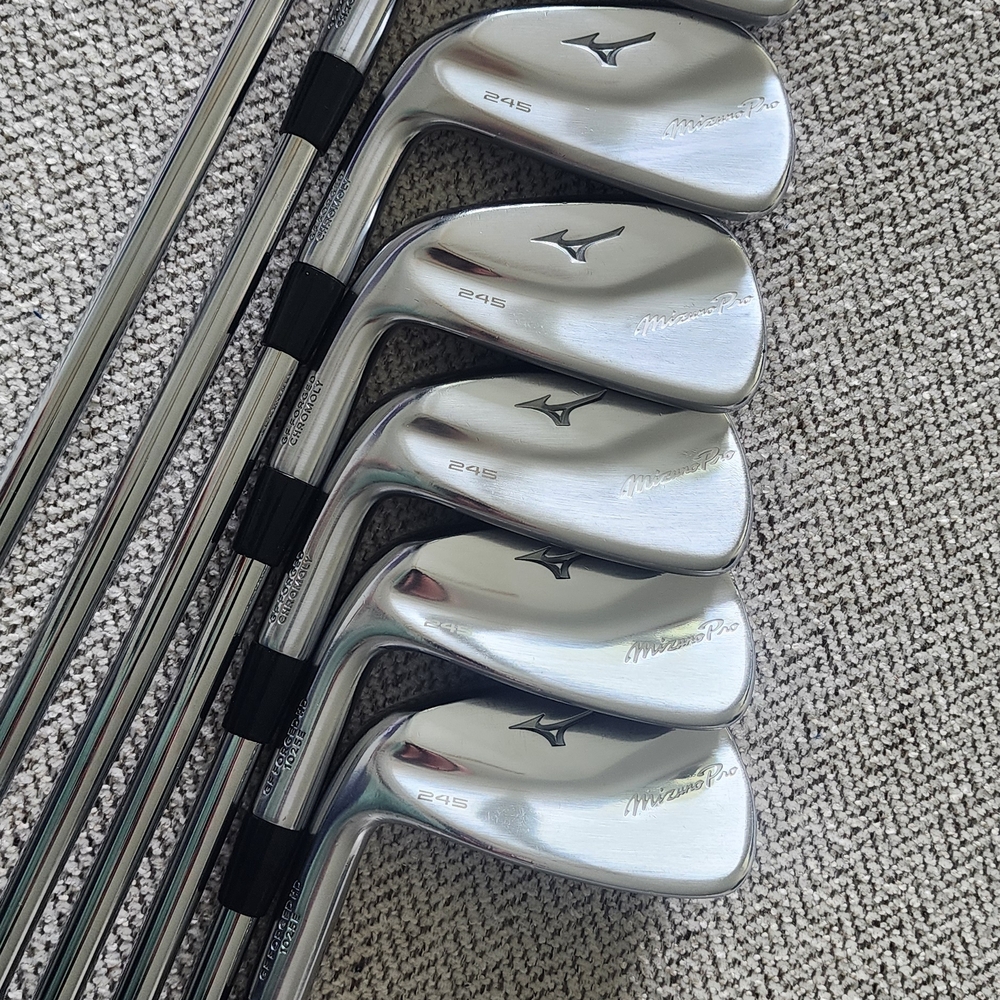 Mizuno Men’s Golf Iron Set - Silver Chrome Finish